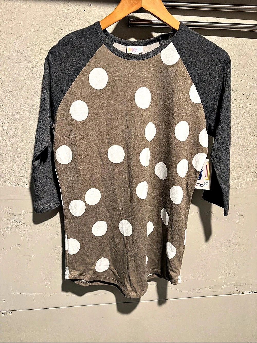 LuLaRoe Randy Polka Dot Raglan Tee in Brown & Black Size Small NWT